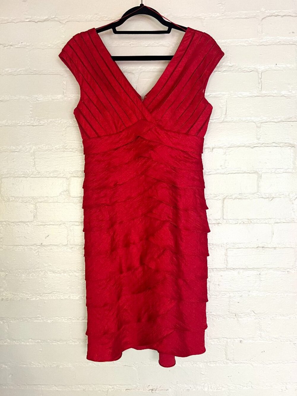Adrianna Papell Women s Size 6 Red Sheath Layered Pleated Dress